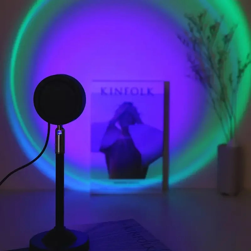 USB-powered sunset projection light, 16 color options, 360° rotating night light with remote control, perfect for bedroom, party