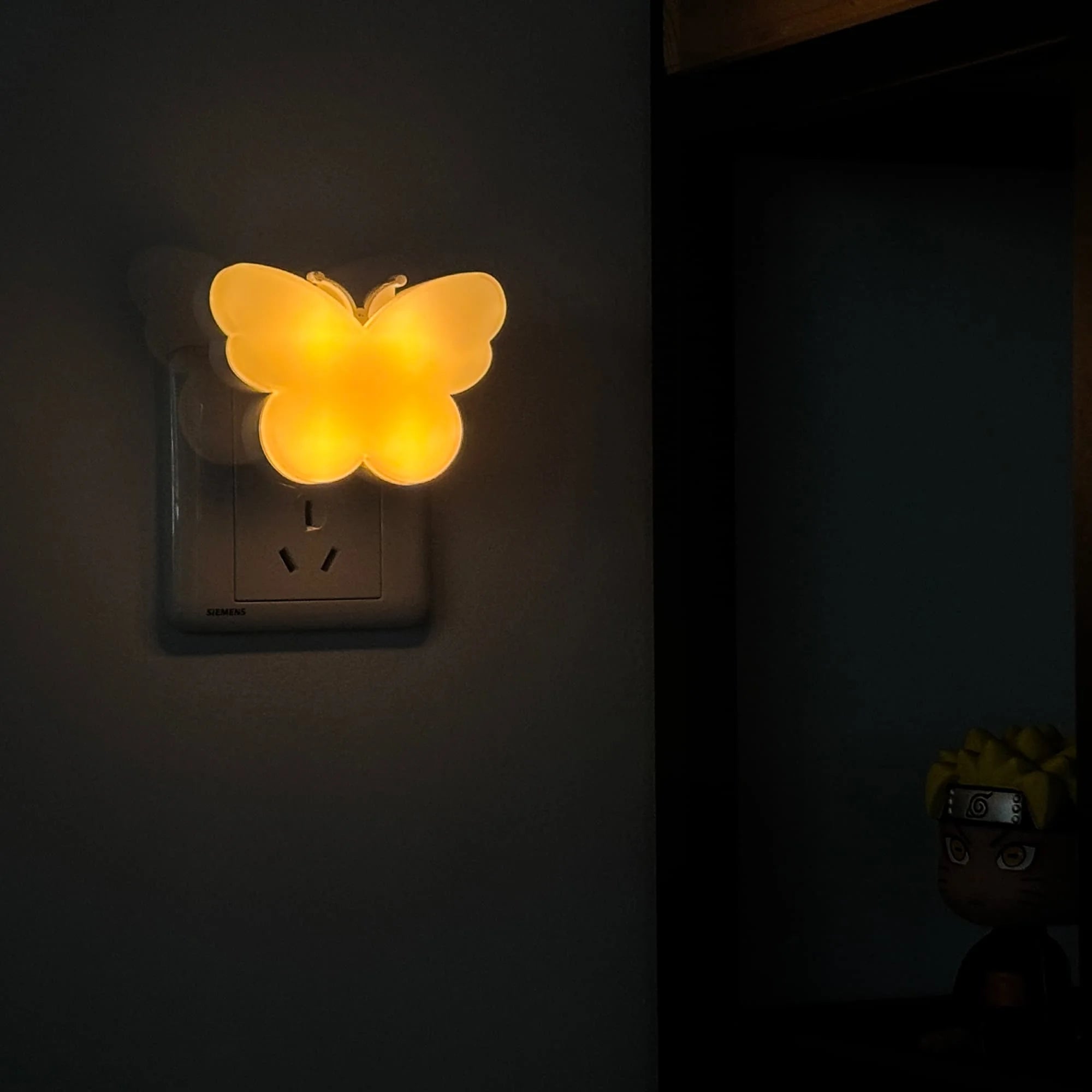 Butterfly Shape Night Lights LED Light Sensor Night Lights Plug in Auto on/Off for Kids Bedroom Stair Hallway Bedhead Night Lamp