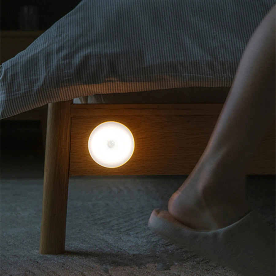 White/Warm Light Magnetic Night Light with Motion Sensor, 3-6M Detection, Rechargeable Dimmable LED Lamp for Bedroom Closet