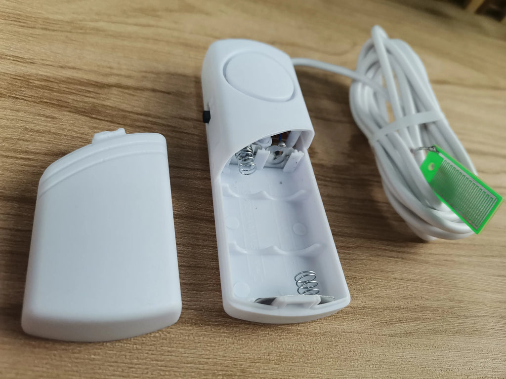 Water Leak Detector Instant 90dB Alarm Flood Sensor 1M Cable Audio Alert Battery Powered for Pipe / Floor / Kitchen / Bathroom